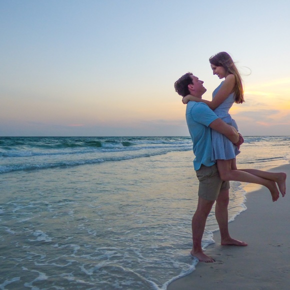 Meet your Posher, Caitlyn - Picture 3 of 3